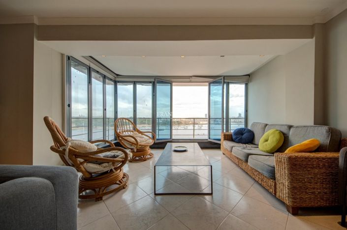 Image No.18-2 Bed Property for sale