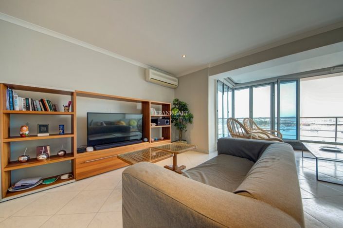 Image No.19-2 Bed Property for sale