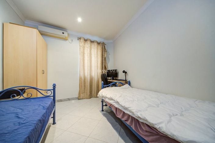 Image No.28-2 Bed Property for sale