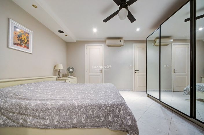 Image No.34-2 Bed Property for sale