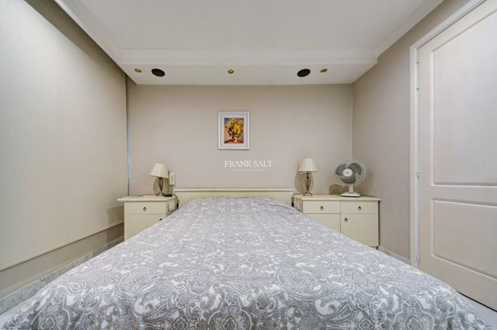 Image No.35-2 Bed Property for sale