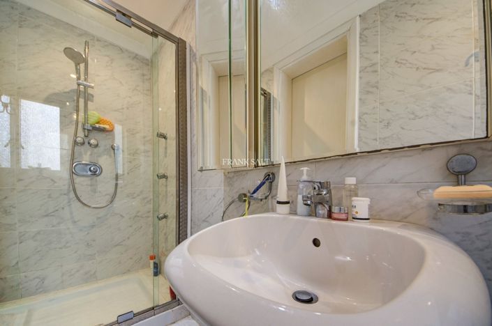 Image No.38-2 Bed Property for sale