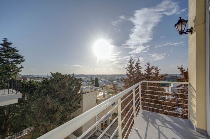 Image No.11-3 Bed Property for sale