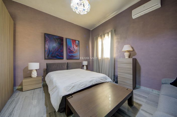 Image No.14-3 Bed Property for sale