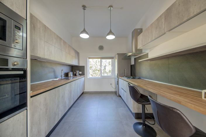 Image No.9-3 Bed Property for sale