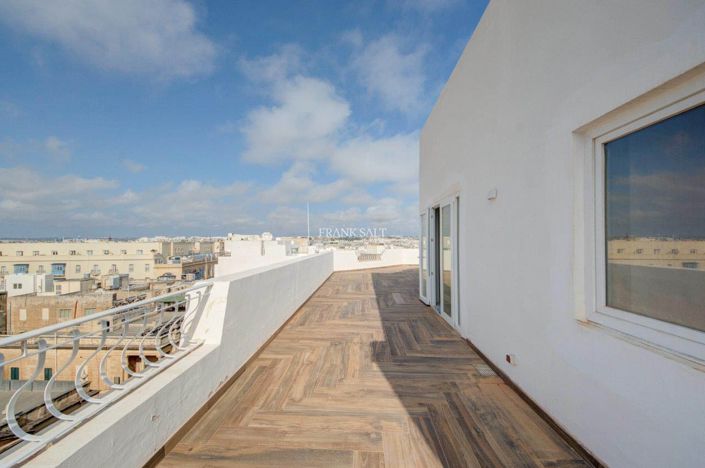 Image No.10-2 Bed Property for sale