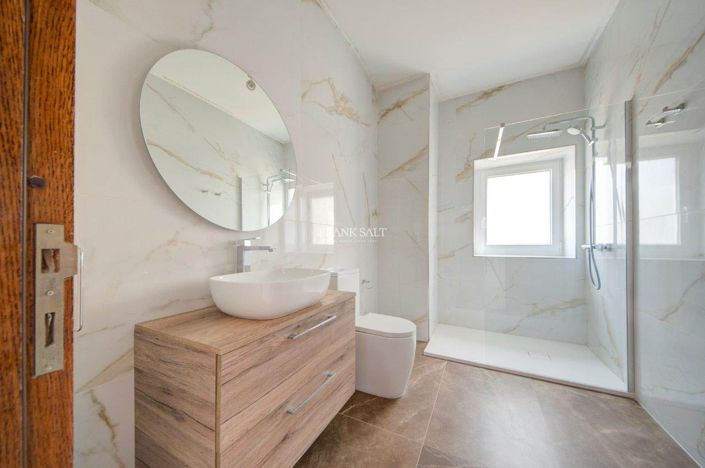 Image No.19-2 Bed Property for sale