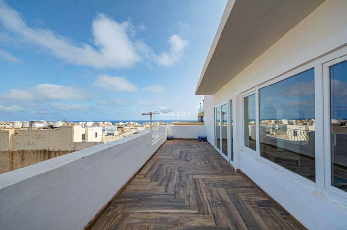 Image No.8-2 Bed Property for sale