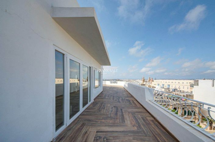 Image No.9-2 Bed Property for sale