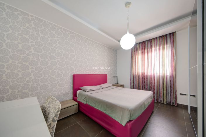 Image No.12-3 Bed Property for sale
