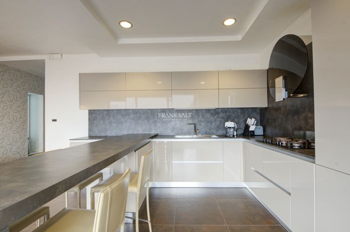 Image No.6-3 Bed Property for sale