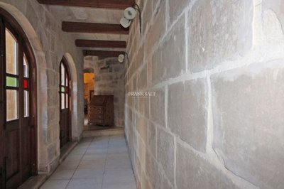 982b827a-2425-4a1c-a378-37b3f8904d8d