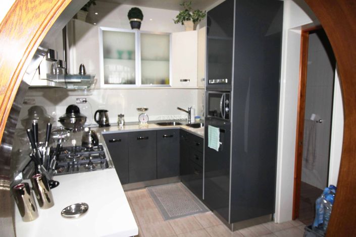 Image No.2-3 Bed Property for sale