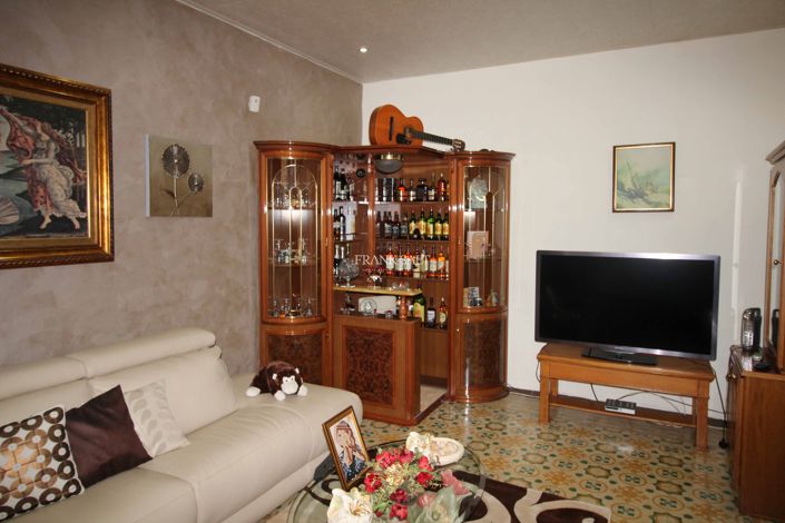 Image No.4-3 Bed Property for sale