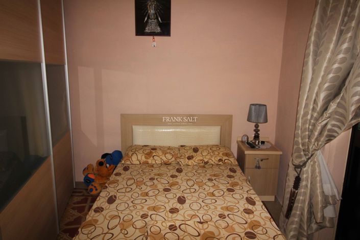 Image No.8-3 Bed Property for sale