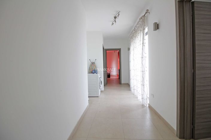 Image No.10-3 Bed Property for sale