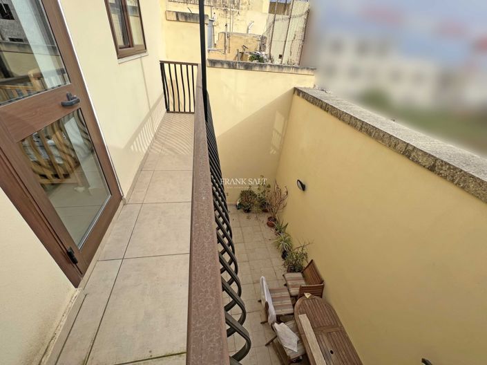 Image No.10-2 Bed Property for sale