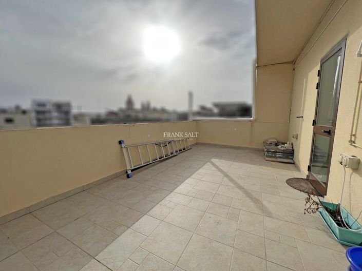 Image No.12-Propriété de 2 chambres à vendre à Luqa