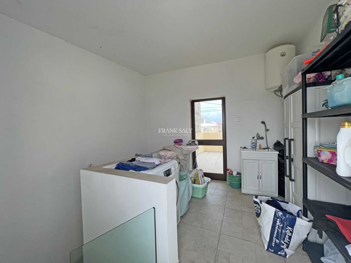 Image No.14-2 Bed Property for sale