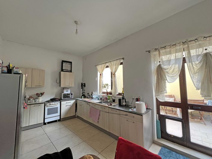 Image No.3-2 Bed Property for sale