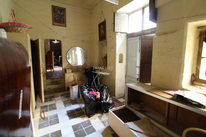 Image No.3-2 Bed Property for sale