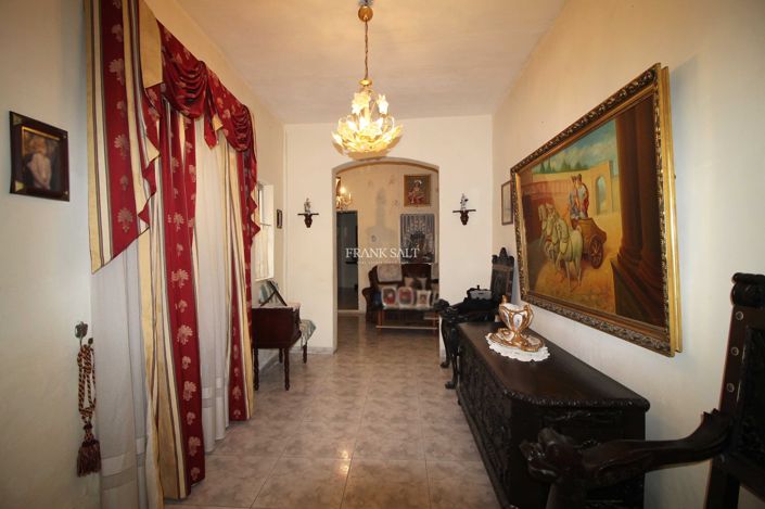 Image No.3-Propriété de 3 chambres à vendre à Qormi