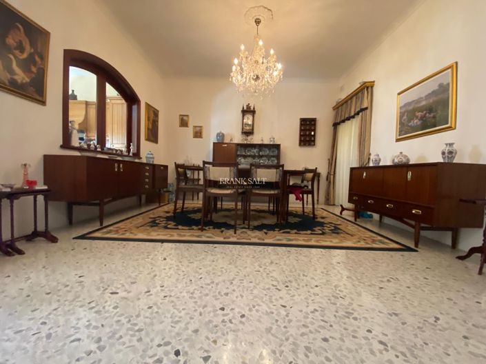 Image No.5-3 Bed Property for sale