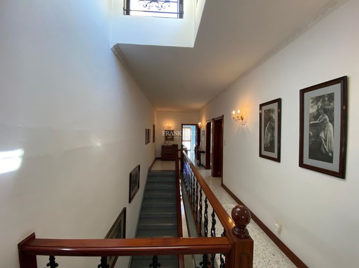 Image No.9-3 Bed Property for sale