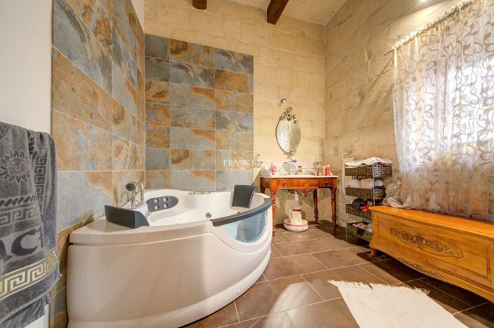 Image No.16-Propriété de 4 chambres à vendre à Qormi