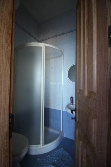 Image No.7-1 Bed Property for sale