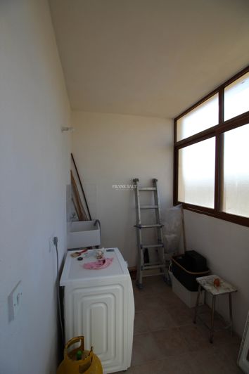 Image No.8-1 Bed Property for sale