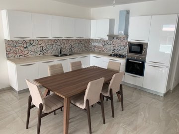 e2b622d8-5fe5-41da-98d5-deb3691b87b3