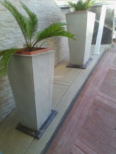 Image No.14-3 Bed Property for sale