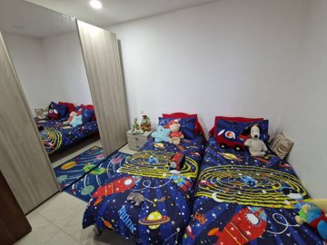 f0340e1f-6c12-4666-adad-45645323fb06