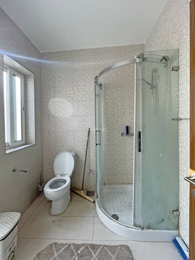 Image No.8-3 Bed Property for sale