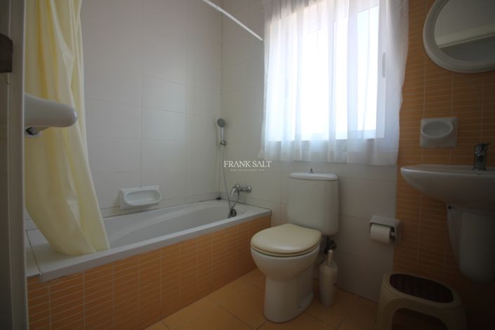 Image No.10-2 Bed Property for sale