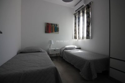 db17b27b-a3aa-470e-8315-408de9ce10d2