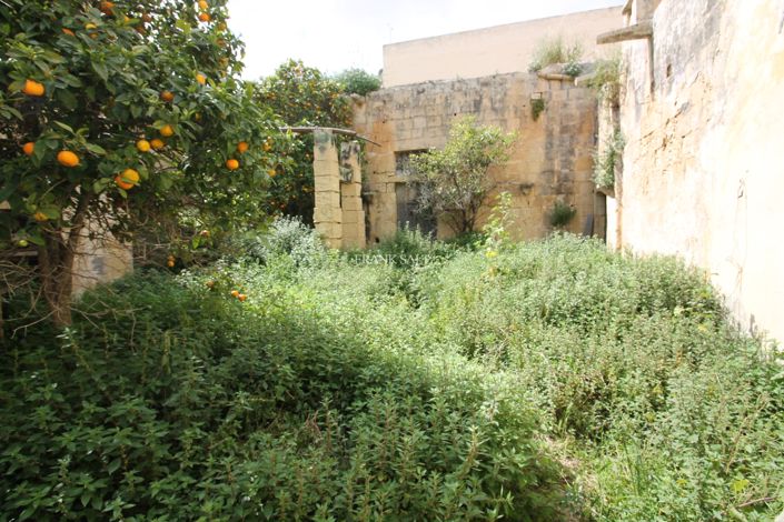 Image No.6-3 Bed Property for sale