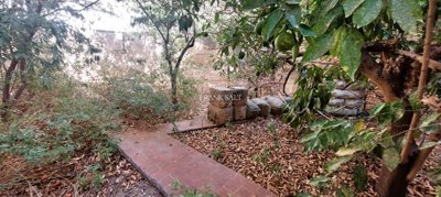 1 - Qormi, Propriété