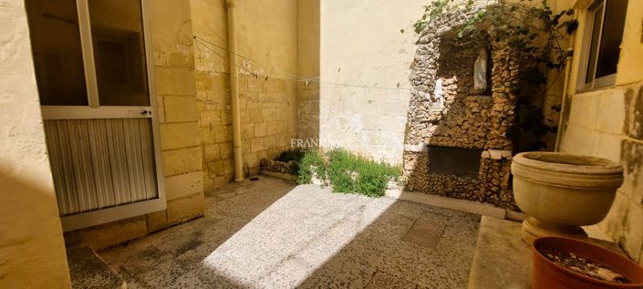 Image No.20-Propriété de 5 chambres à vendre à Qormi