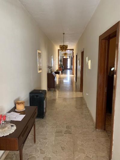 Image No.6-4 Bed Property for sale