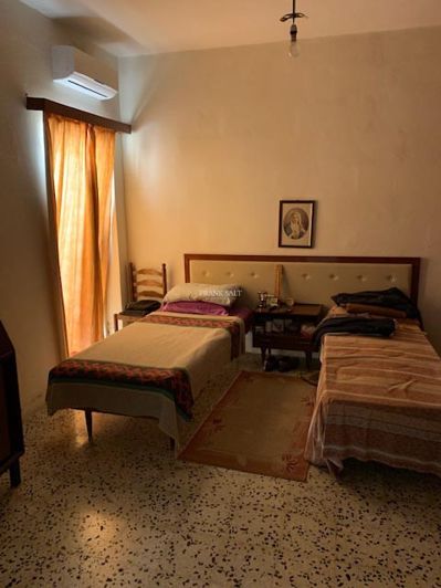 Image No.8-4 Bed Property for sale