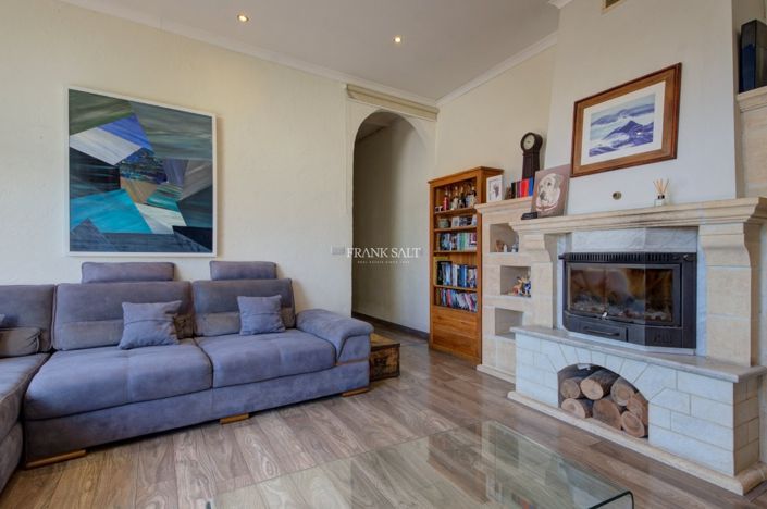 Image No.3-3 Bed Property for sale