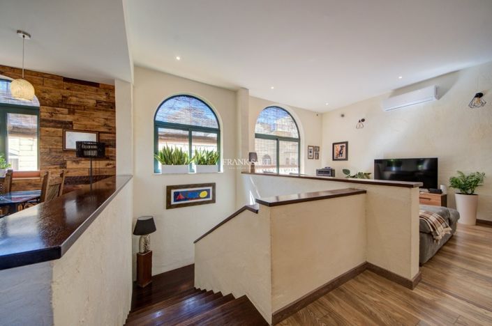 Image No.5-3 Bed Property for sale