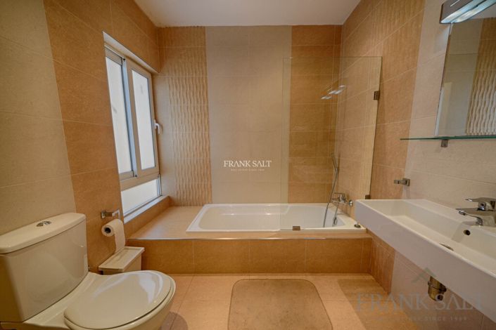 Image No.11-3 Bed Property for sale