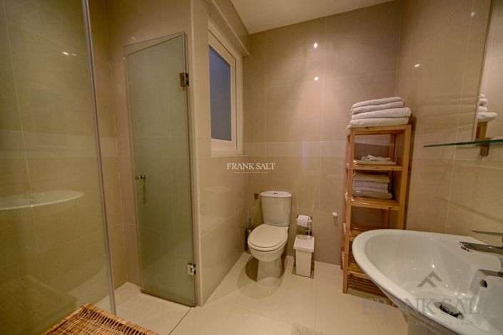 Image No.15-3 Bed Property for sale