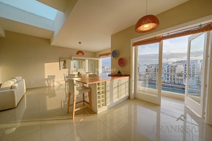 Image No.8-3 Bed Property for sale