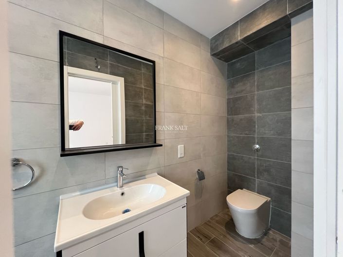 Image No.10-2 Bed Property for sale