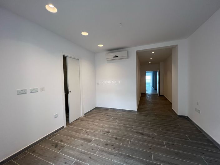 Image No.8-2 Bed Property for sale