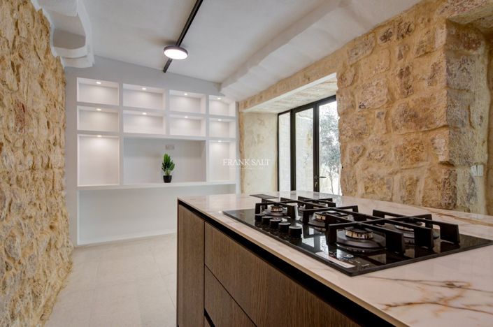 Image No.3-3 Bed Property for sale